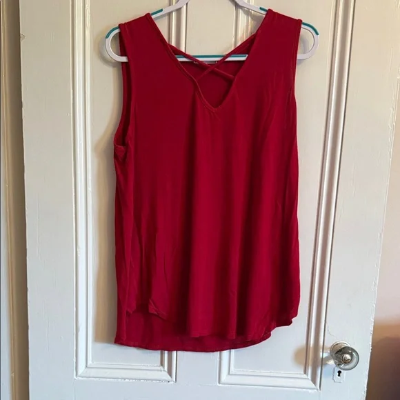 Emory Park Red Sleeveless Women's Top - Picture 1 of 4